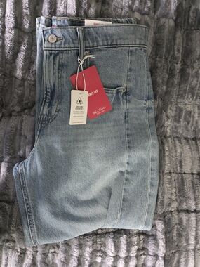 Lucky Brand Light Wash Barrel Leg Comfort Stretch Jeans